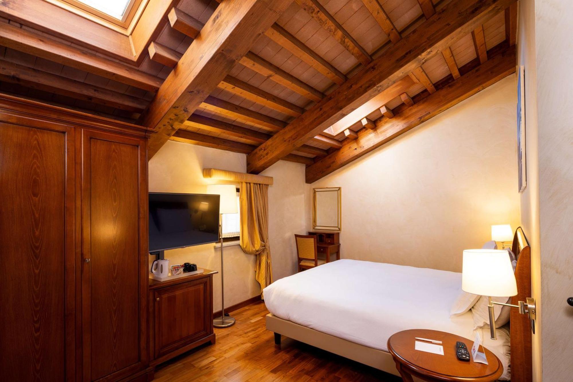 Best Western Plus Hotel Le Rondini San Francesco al Campo ภายนอก รูปภาพ
