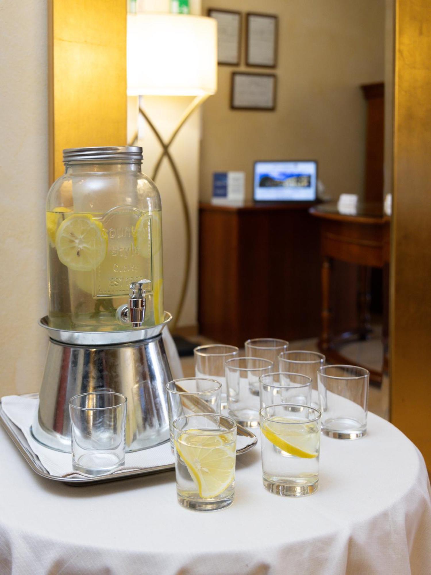 Best Western Plus Hotel Le Rondini San Francesco al Campo ภายนอก รูปภาพ