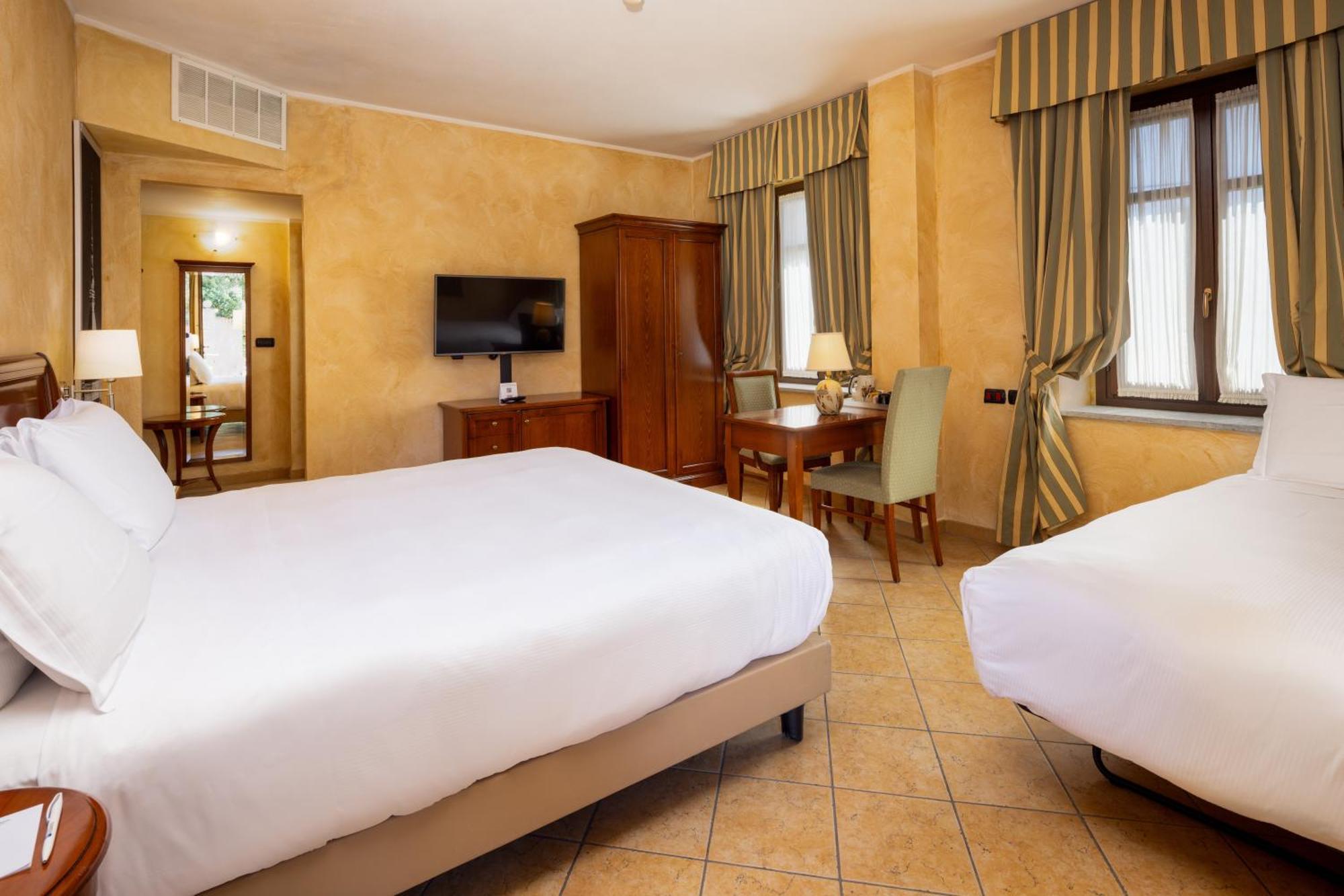 Best Western Plus Hotel Le Rondini San Francesco al Campo ภายนอก รูปภาพ